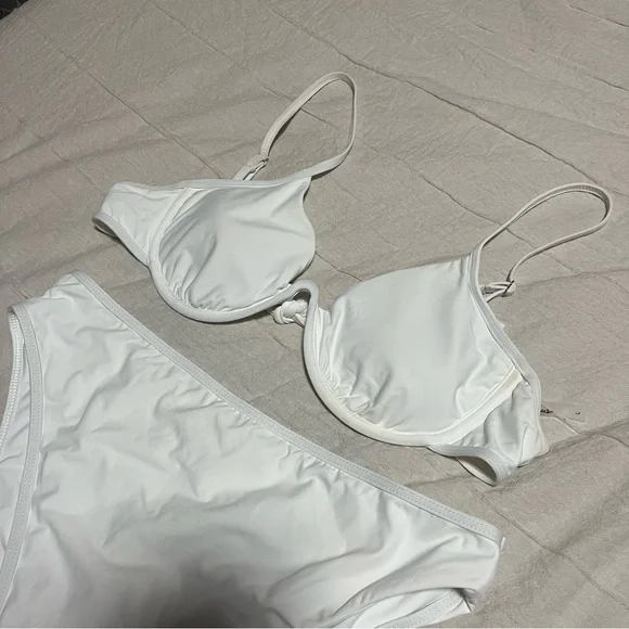 Lulu's White Bikini Set - Picture 3 of 4